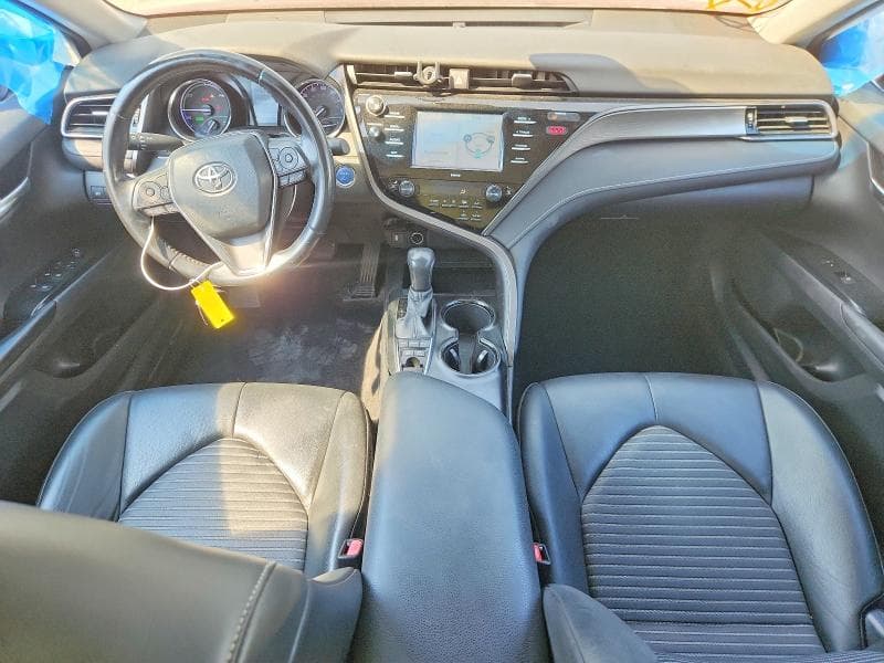 2020 TOYOTA CAMRY SE 8