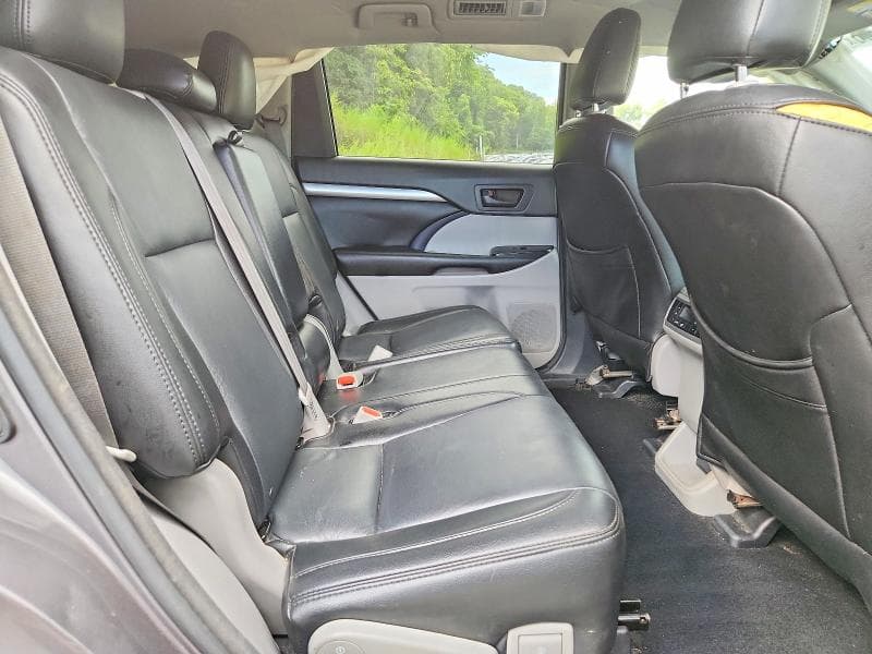 2018 TOYOTA HIGHLANDER LE 11