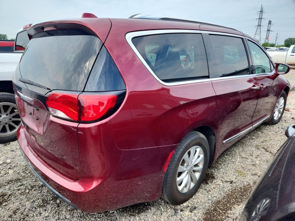 2019 CHRYSLER PACIFICA TOURING L 3