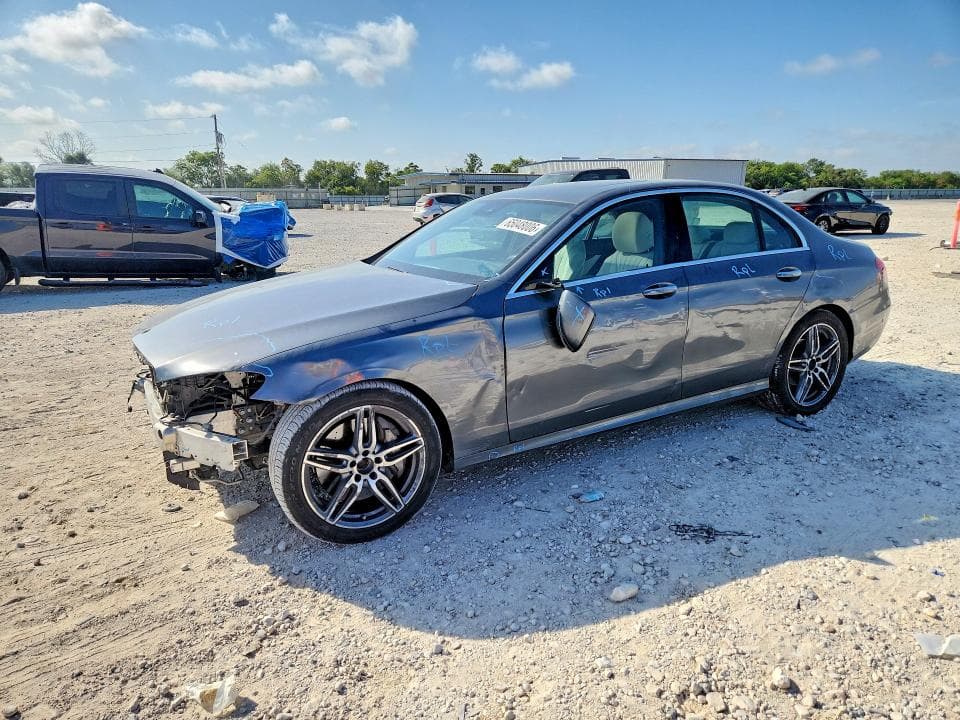 2018 MERCEDES-BENZ E 300 - 1