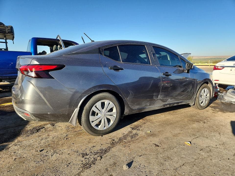 2021 NISSAN VERSA S 3