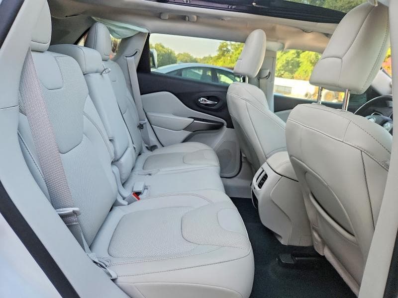 2022 JEEP CHEROKEE LIMITED 10