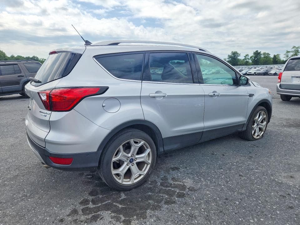 2019 FORD ESCAPE TITANIUM 3