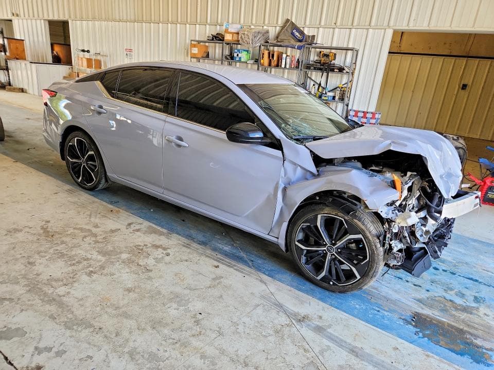 2024 NISSAN ALTIMA SR 4