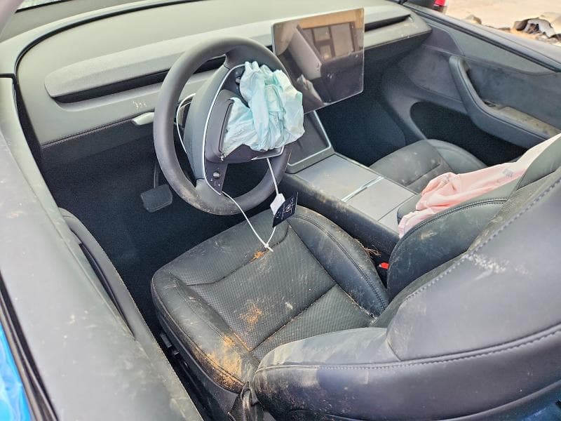2026 TESLA MODEL Y 8
