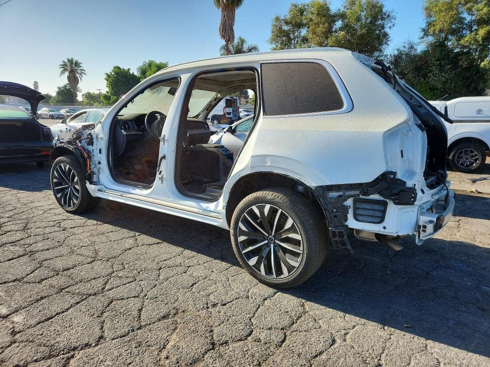 2025 VOLVO XC90 PLUS 2