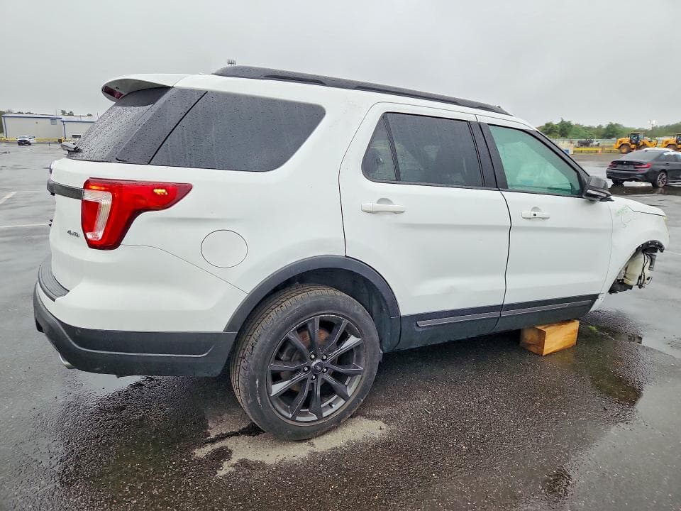 2019 FORD EXPLORER XLT 3