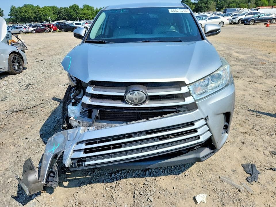 2018 TOYOTA HIGHLANDER LE 5