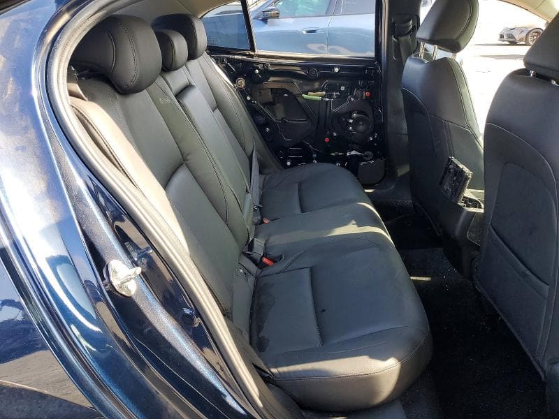 2019 MAZDA 3 10