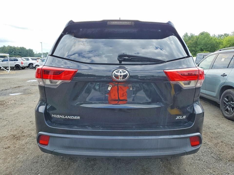 2019 TOYOTA HIGHLANDER XLE 6