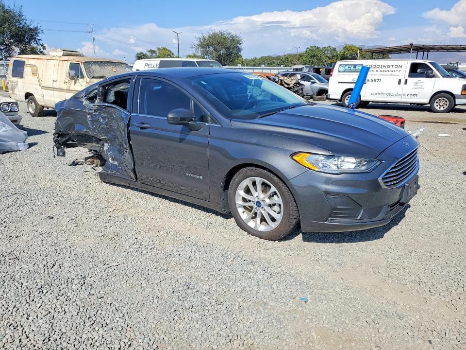 2019 FORD FUSION SE 4