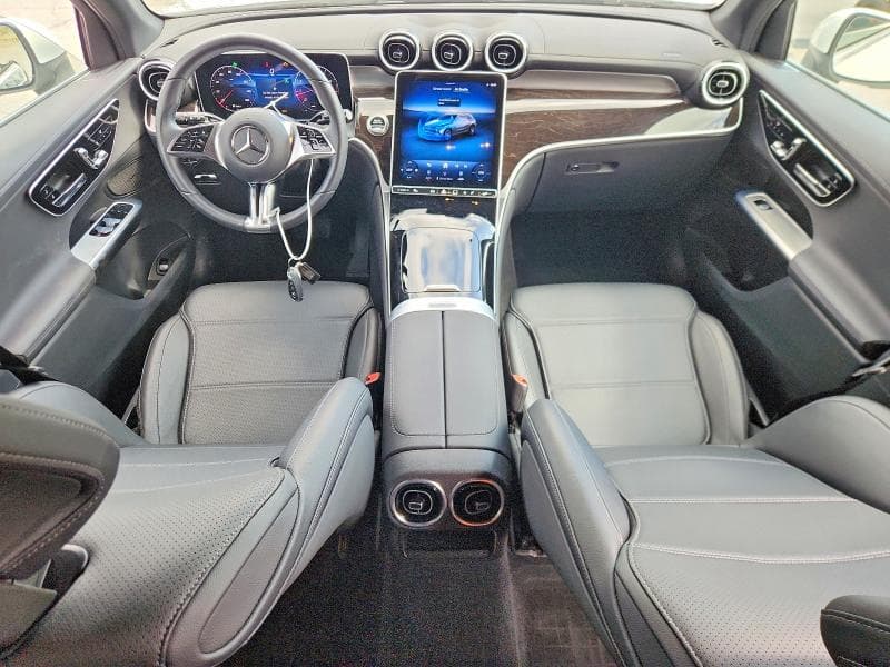 2025 MERCEDES-BENZ GLC 300 4MATIC 8