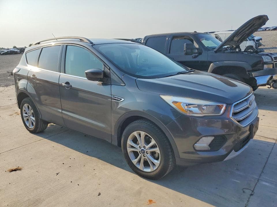 2018 FORD ESCAPE SE 4