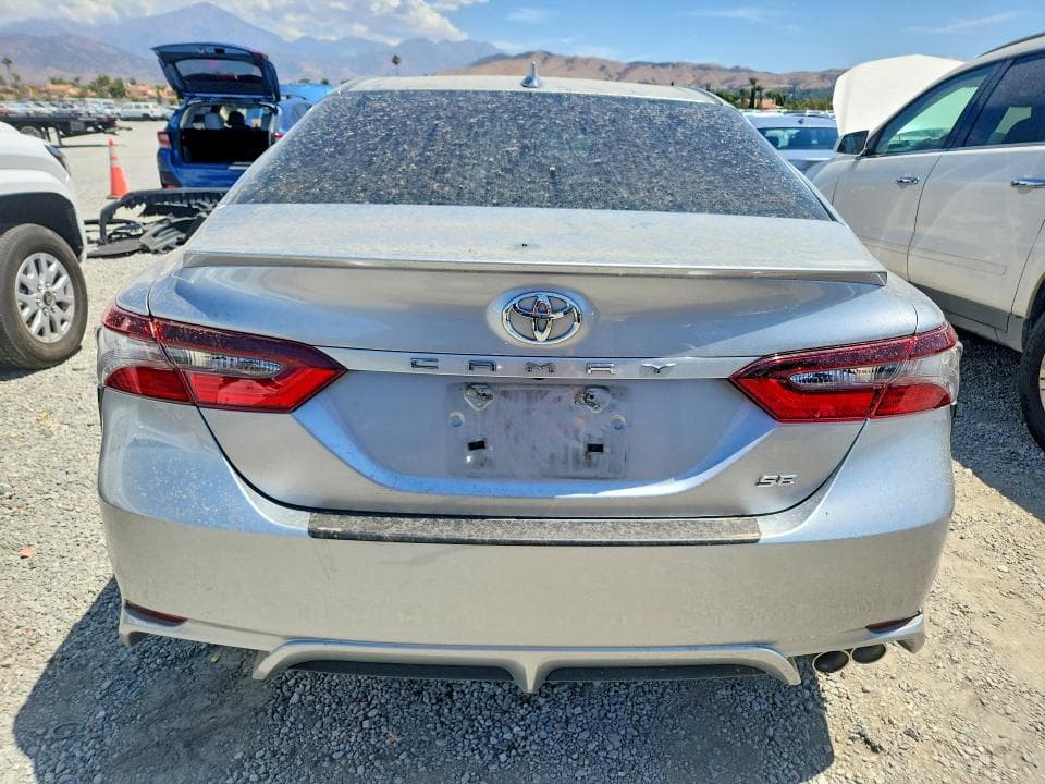 2021 TOYOTA CAMRY SE 6