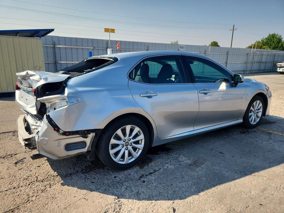 2018 TOYOTA CAMRY LE 3
