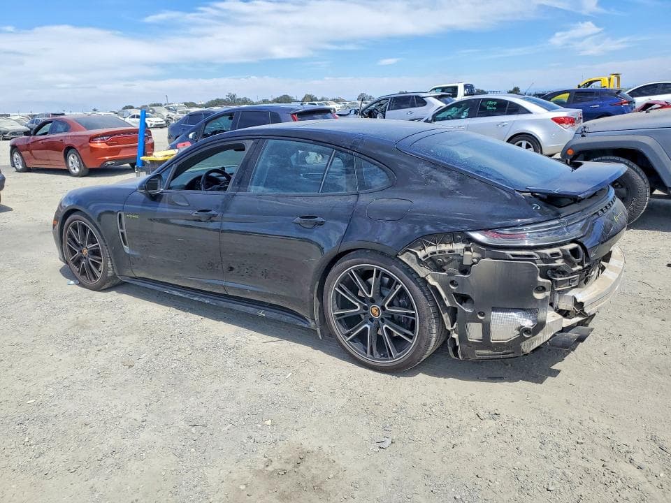 2022 PORSCHE PANAMERA 4 E-HYBRID 2