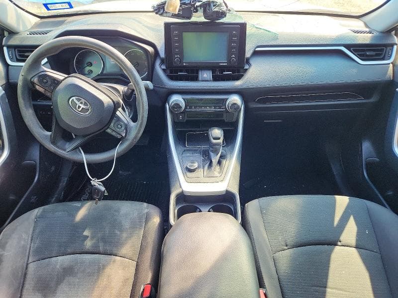 2020 TOYOTA RAV4 LE 8