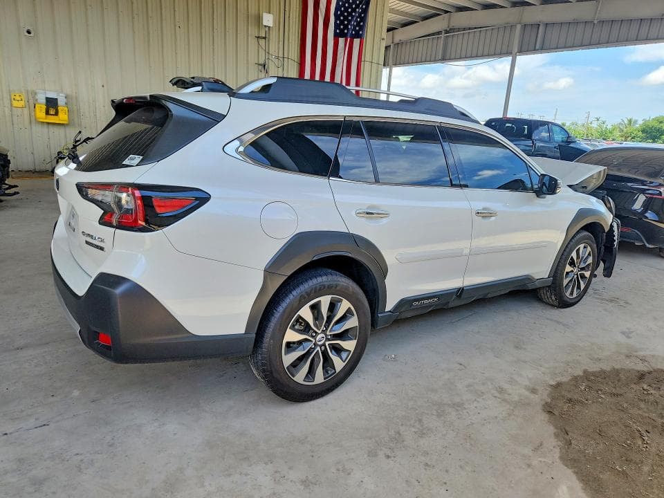 2025 SUBARU OUTBACK TOURING 3