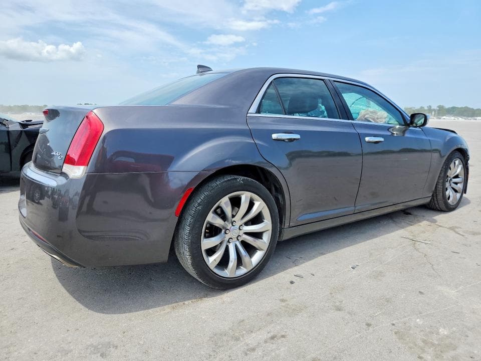 2017 CHRYSLER 300C 3