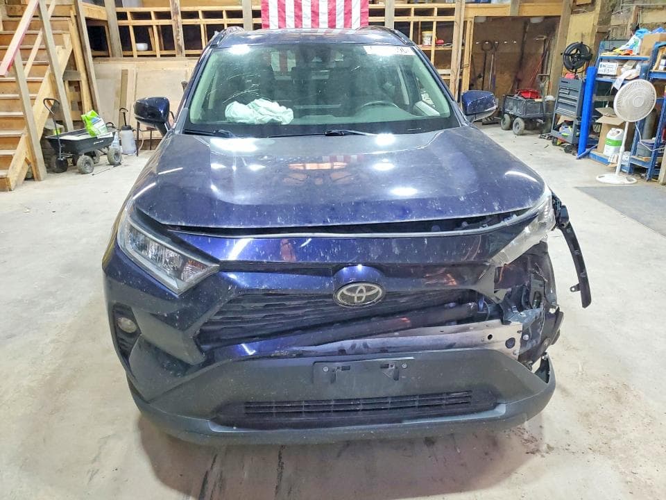 2019 TOYOTA RAV4 XLE 5