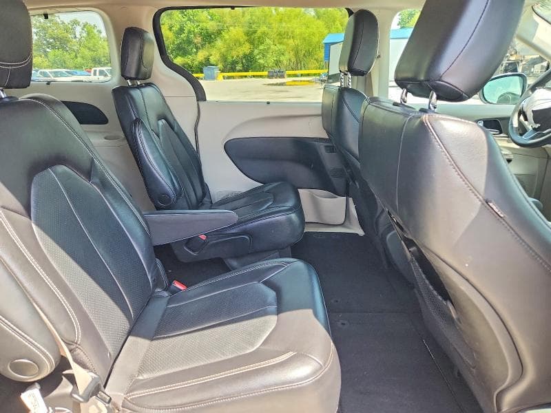 2022 CHRYSLER PACIFICA TOURING L 11