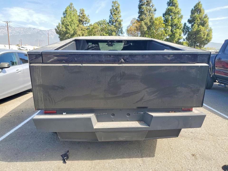 2025 TESLA CYBERTRUCK 6