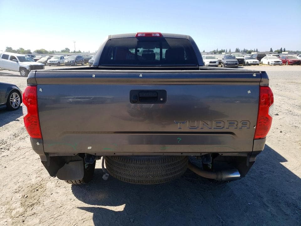 2017 TOYOTA TUNDRA SR5 6