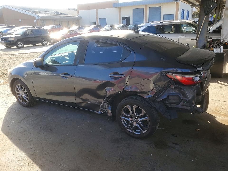 2019 TOYOTA YARIS LE 2
