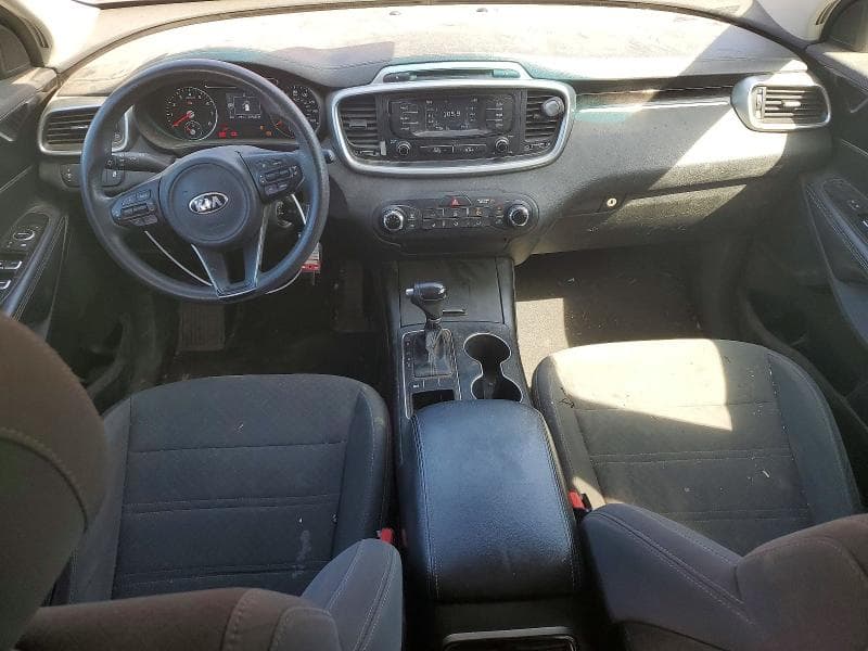 2017 KIA SORENTO LX V6 8