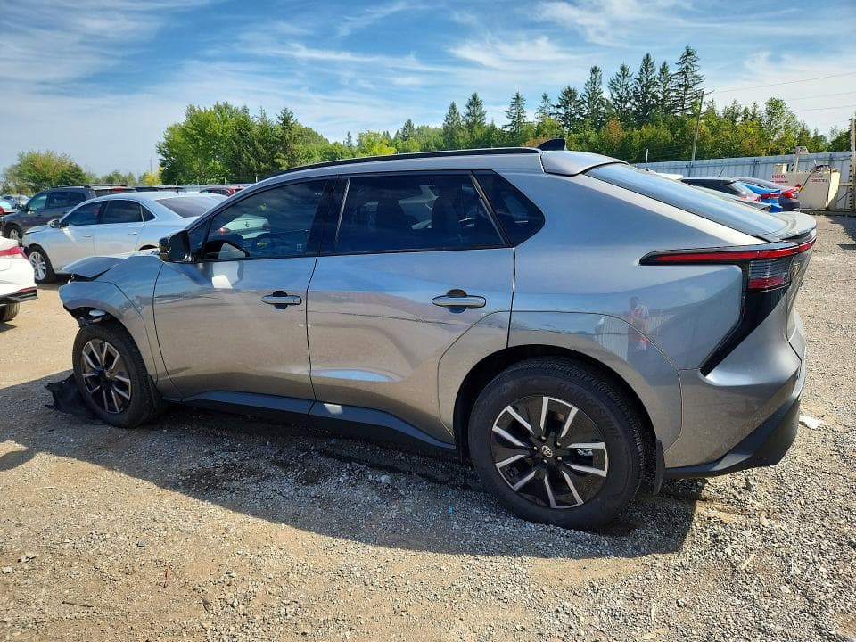 2026 TOYOTA BZ XLE 2