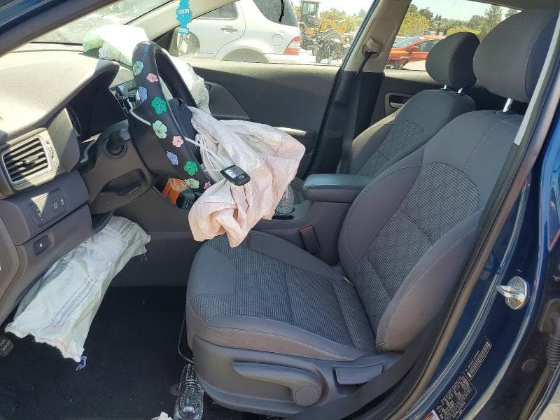 2018 KIA NIRO LX 7