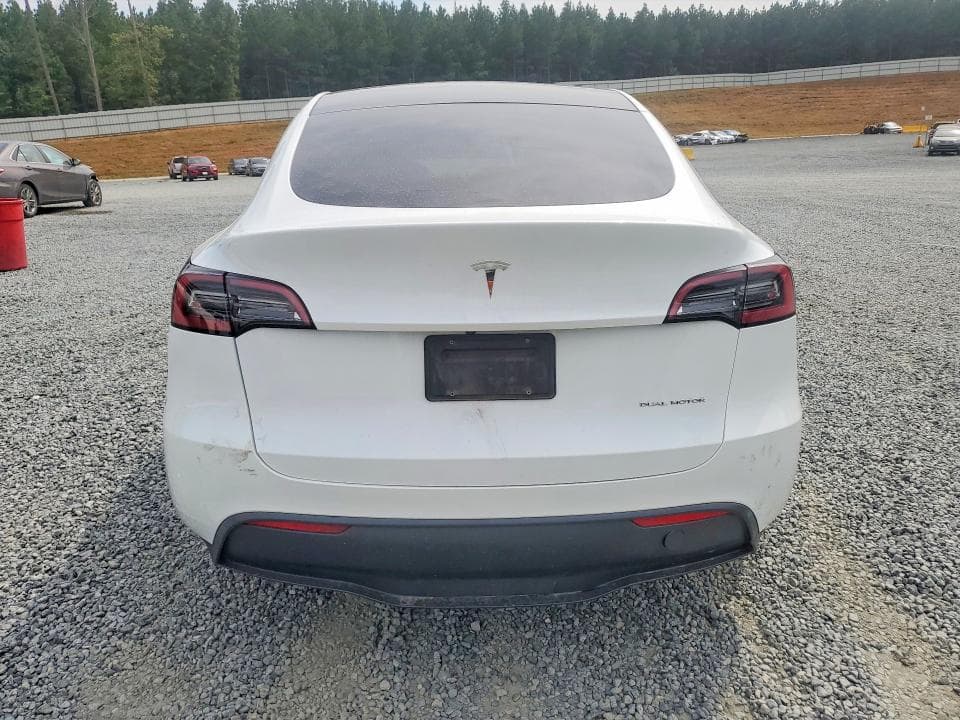 2023 TESLA MODEL Y 6