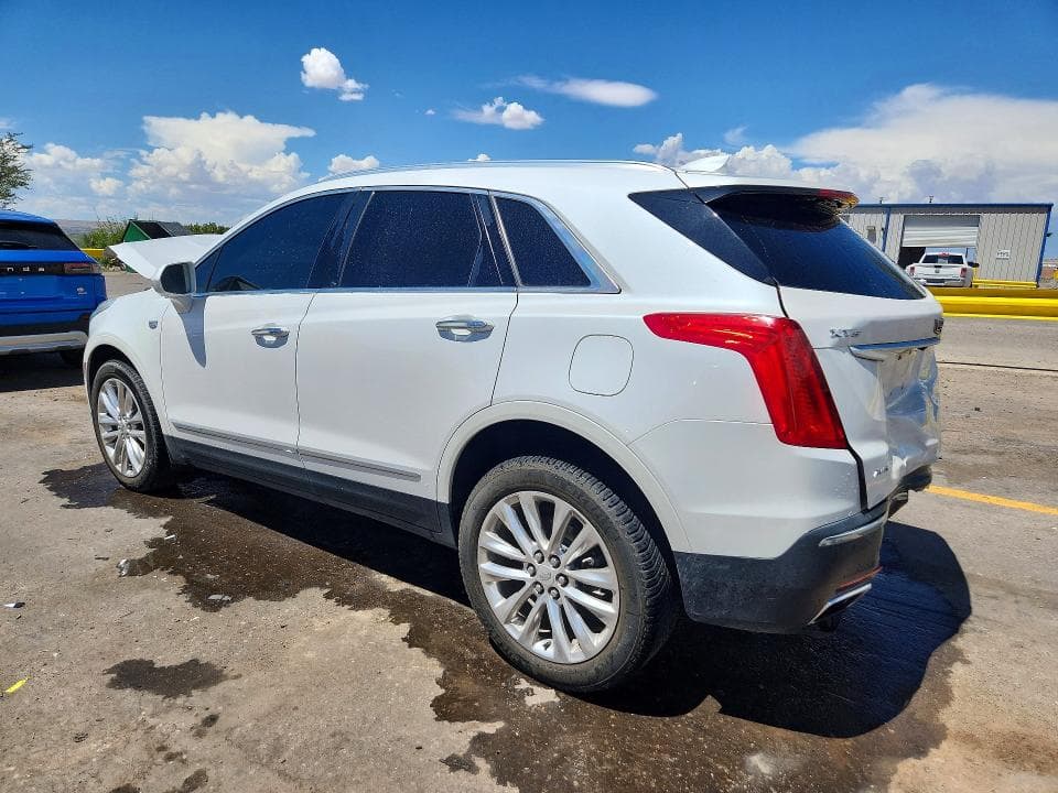 2017 CADILLAC XT5 PLATINUM 2
