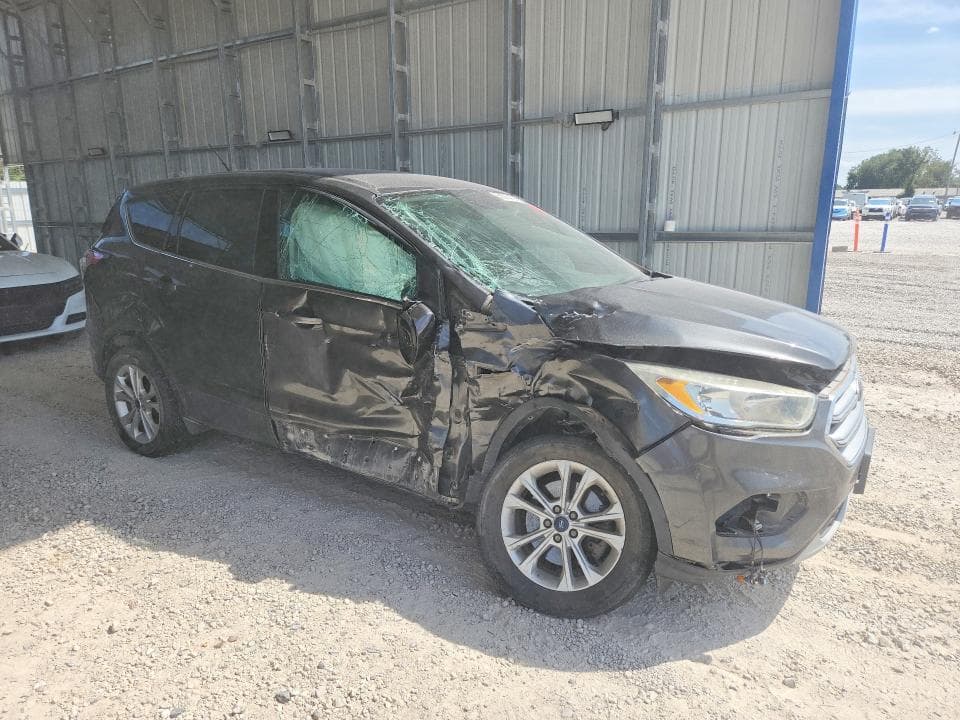 2017 FORD ESCAPE SE 4
