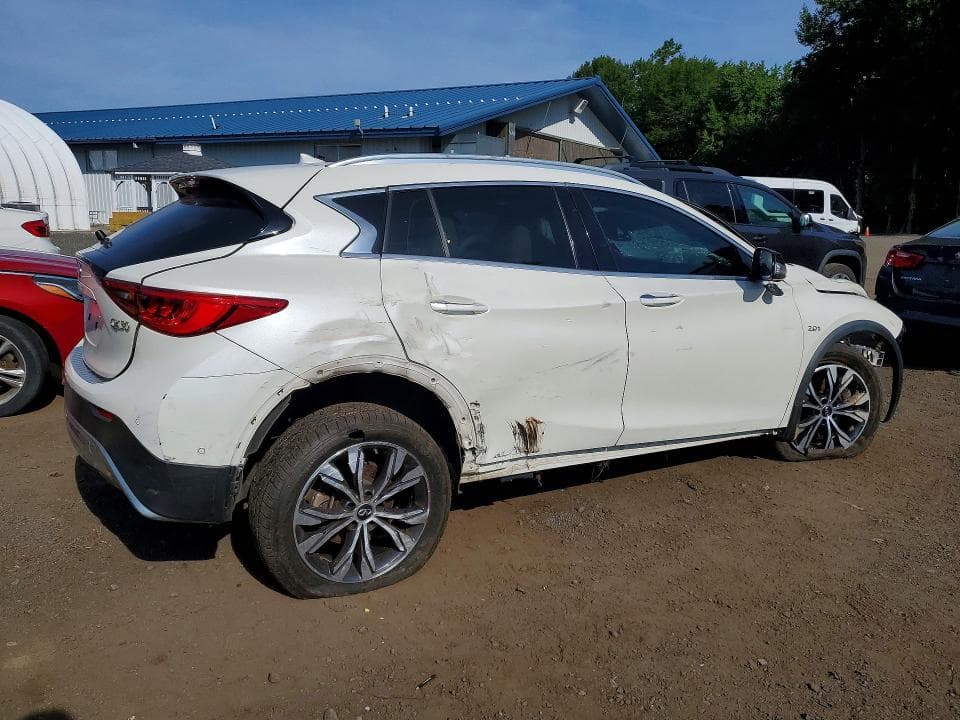 2019 INFINITI QX30 ESSENTIAL 3