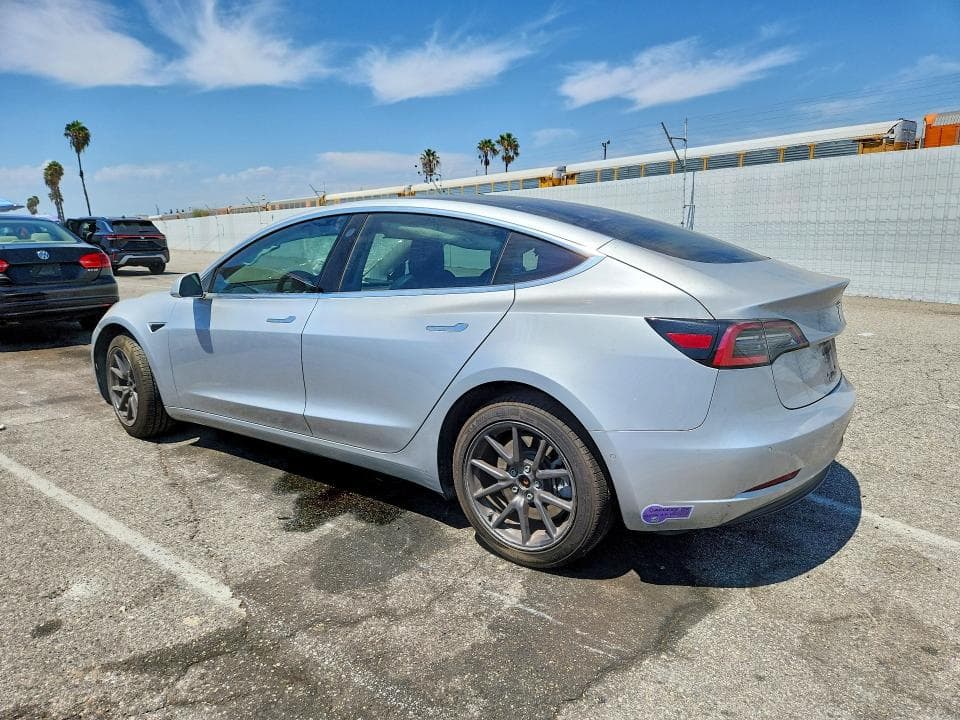 2018 TESLA MODEL 3 2