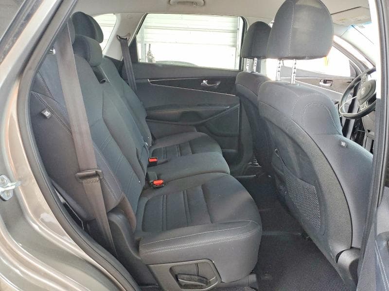 2019 KIA SORENTO LX V6 11