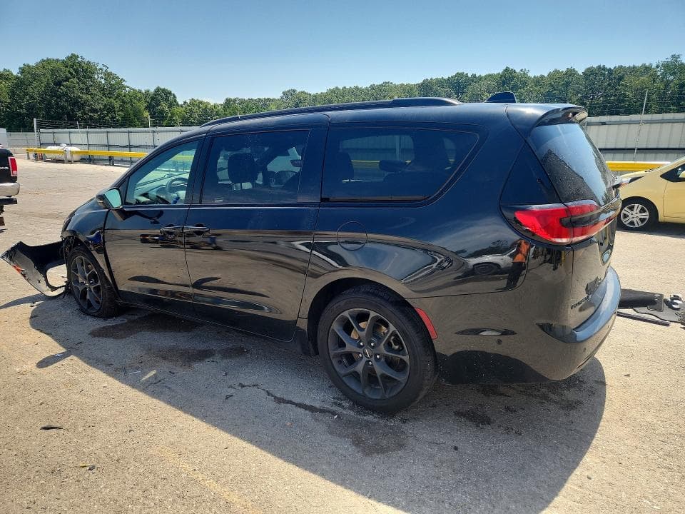 2023 CHRYSLER PACIFICA TOURING L 2