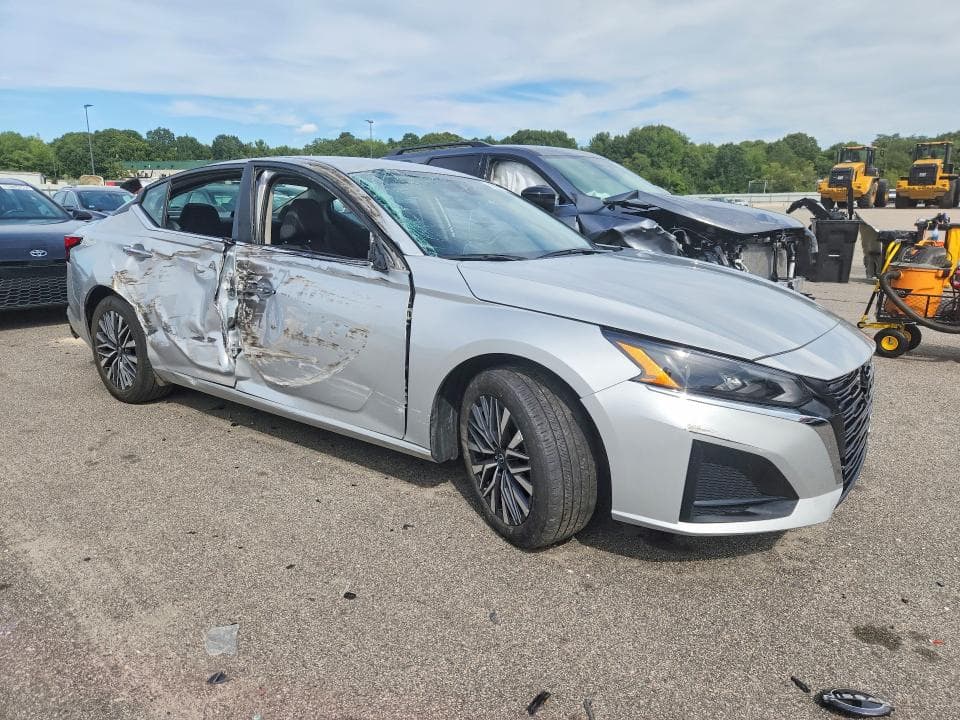 2025 NISSAN ALTIMA SV 4