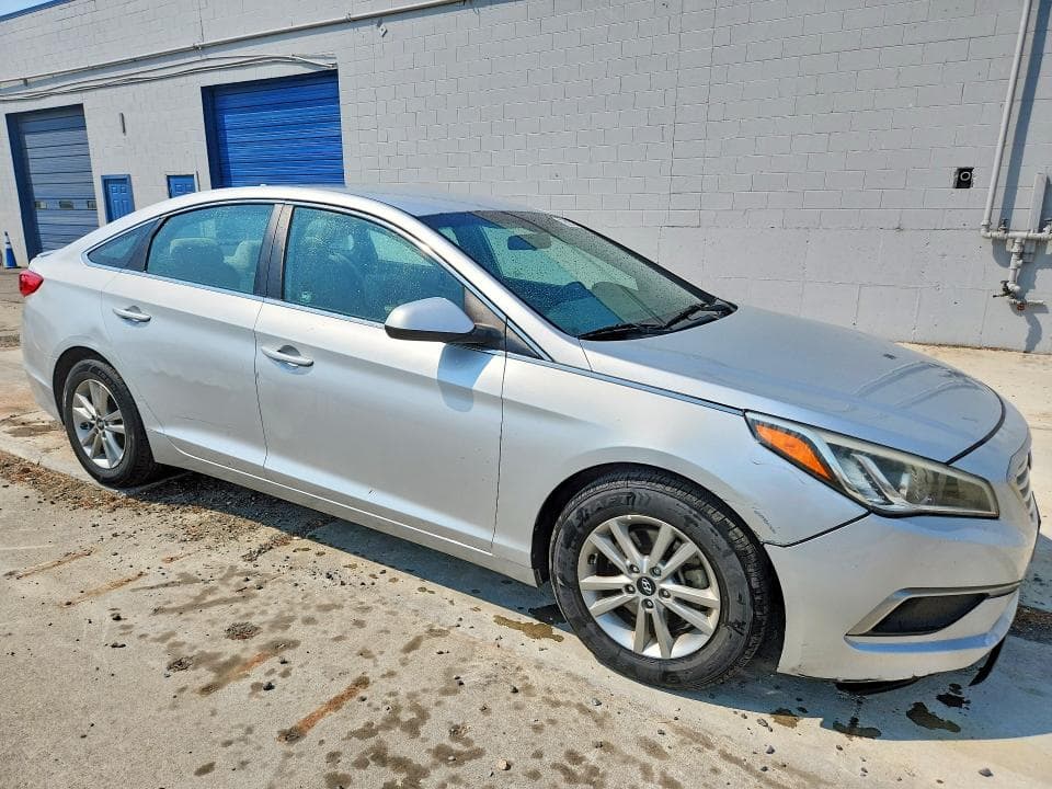 2017 HYUNDAI SONATA SE 4