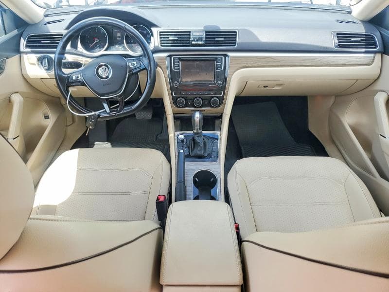 2018 VOLKSWAGEN PASSAT SE 8