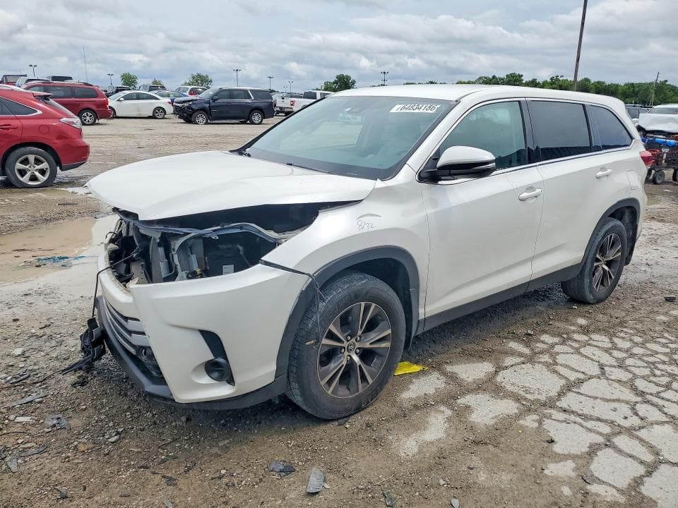 2019 TOYOTA HIGHLANDER LE - 1