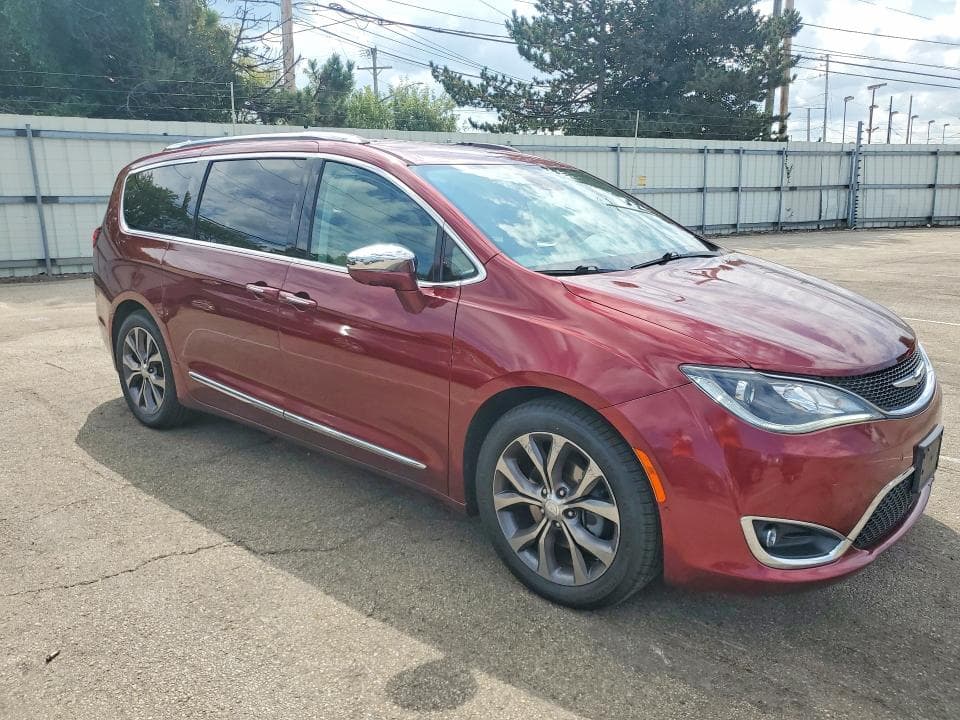 2017 CHRYSLER PACIFICA LIMITED 4