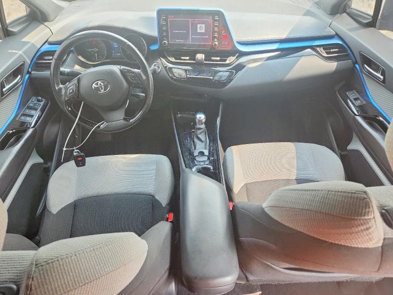 2019 TOYOTA C-HR XLE 8