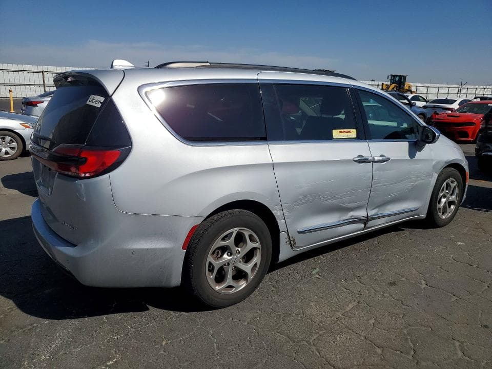 2022 CHRYSLER PACIFICA LIMITED 3