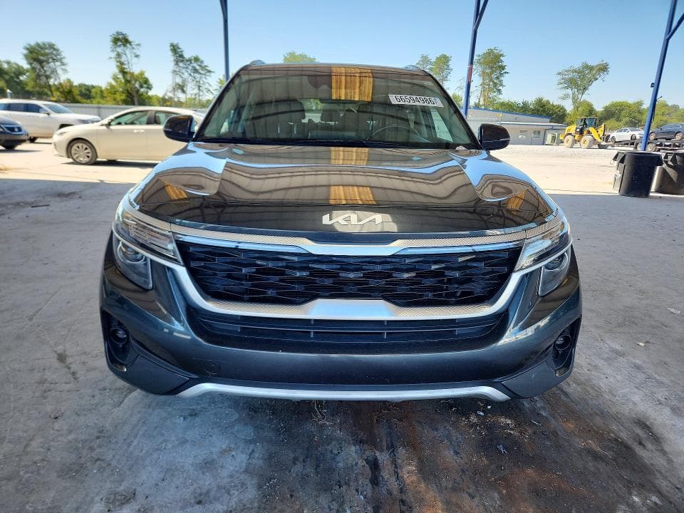 2022 KIA SELTOS S 5