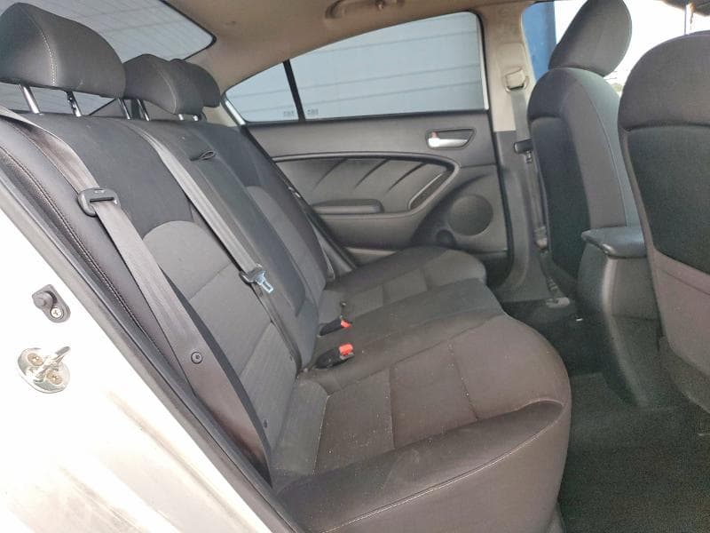 2018 KIA FORTE LX 10