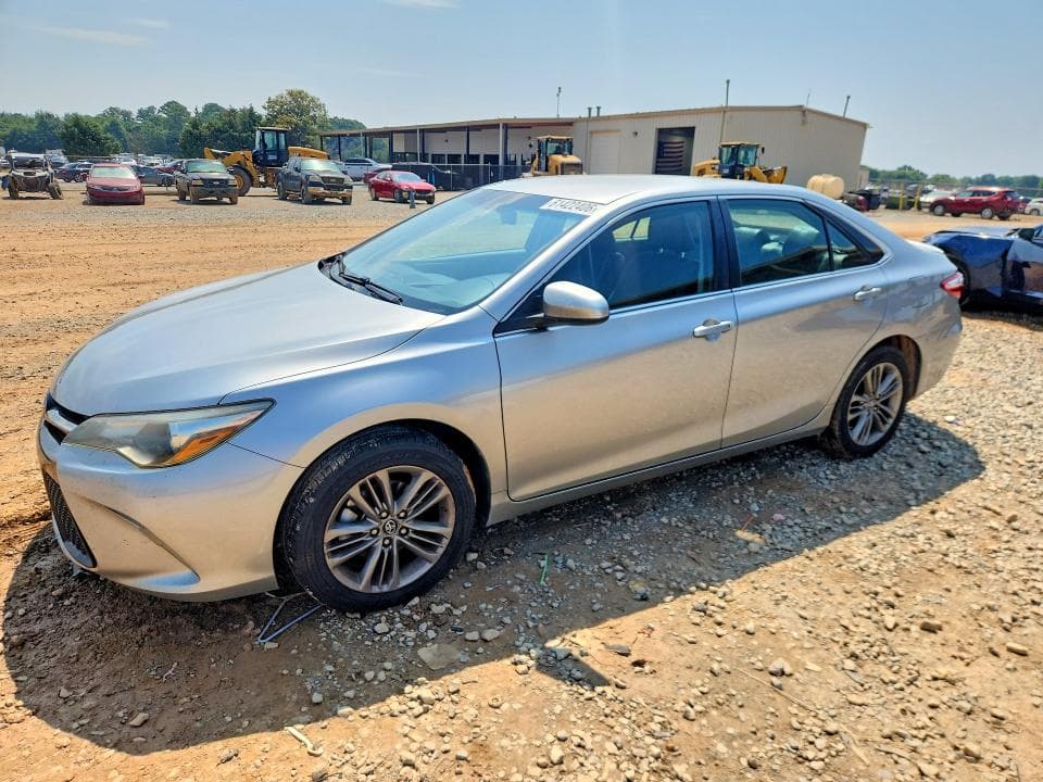 2017 TOYOTA CAMRY SE - 1