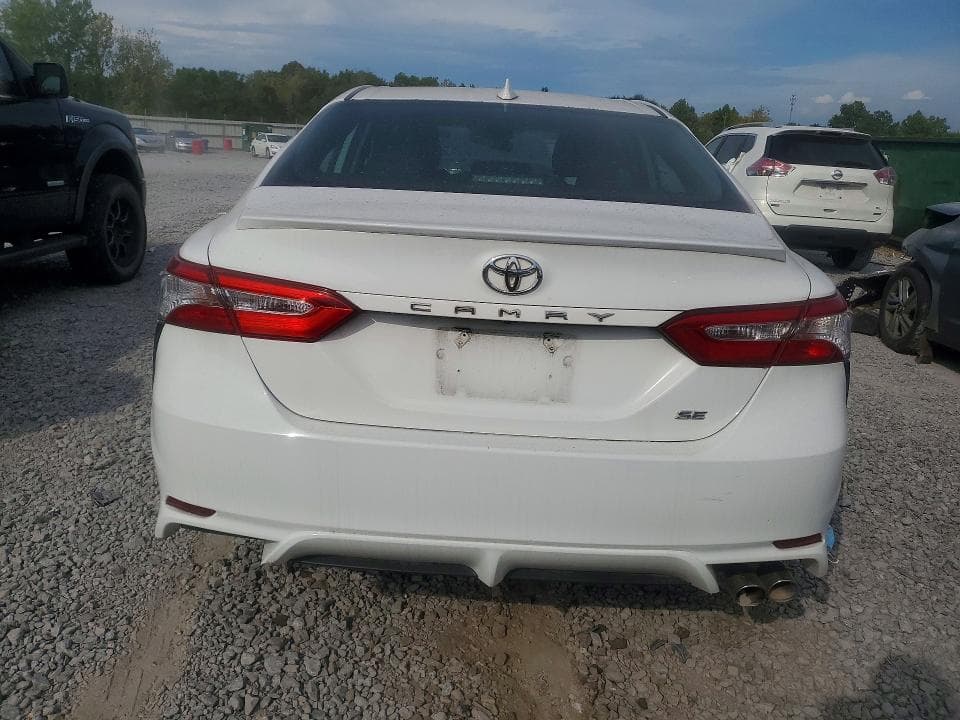 2020 TOYOTA CAMRY SE 6