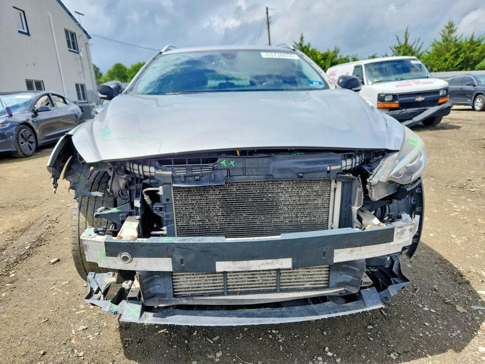 2017 INFINITI QX30 LUXURY 5